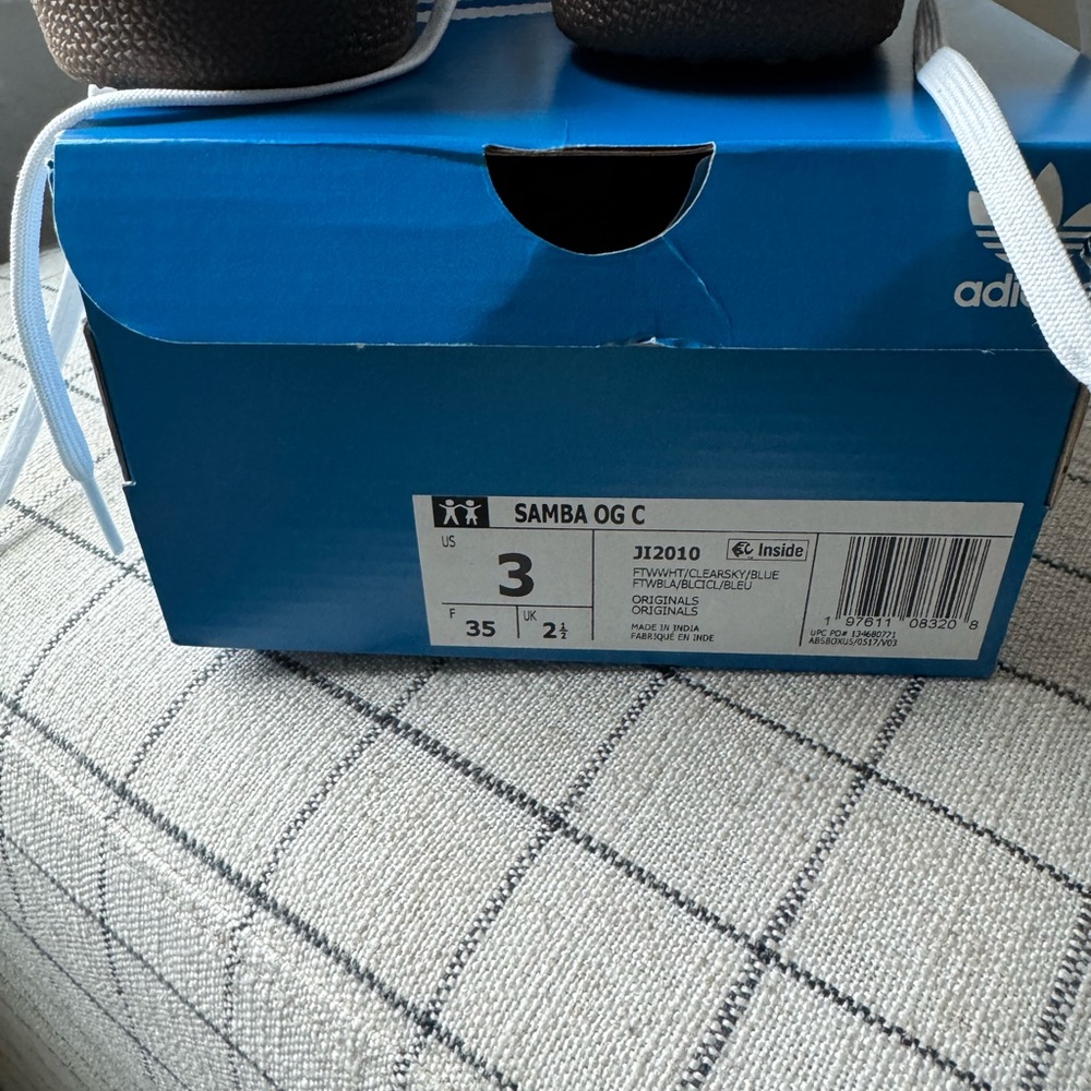 Adidas Samba OG White and Light Blue Shoes - Picture 4 of 4